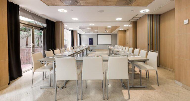 nh-principe-vergara-1lieu1salle-congres.jpg