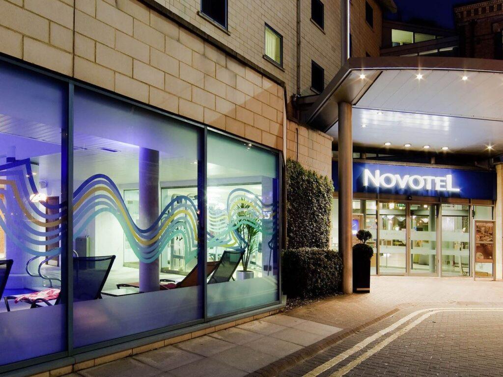 novotel-cardiff-centre-1lieu1salle-event.jpg