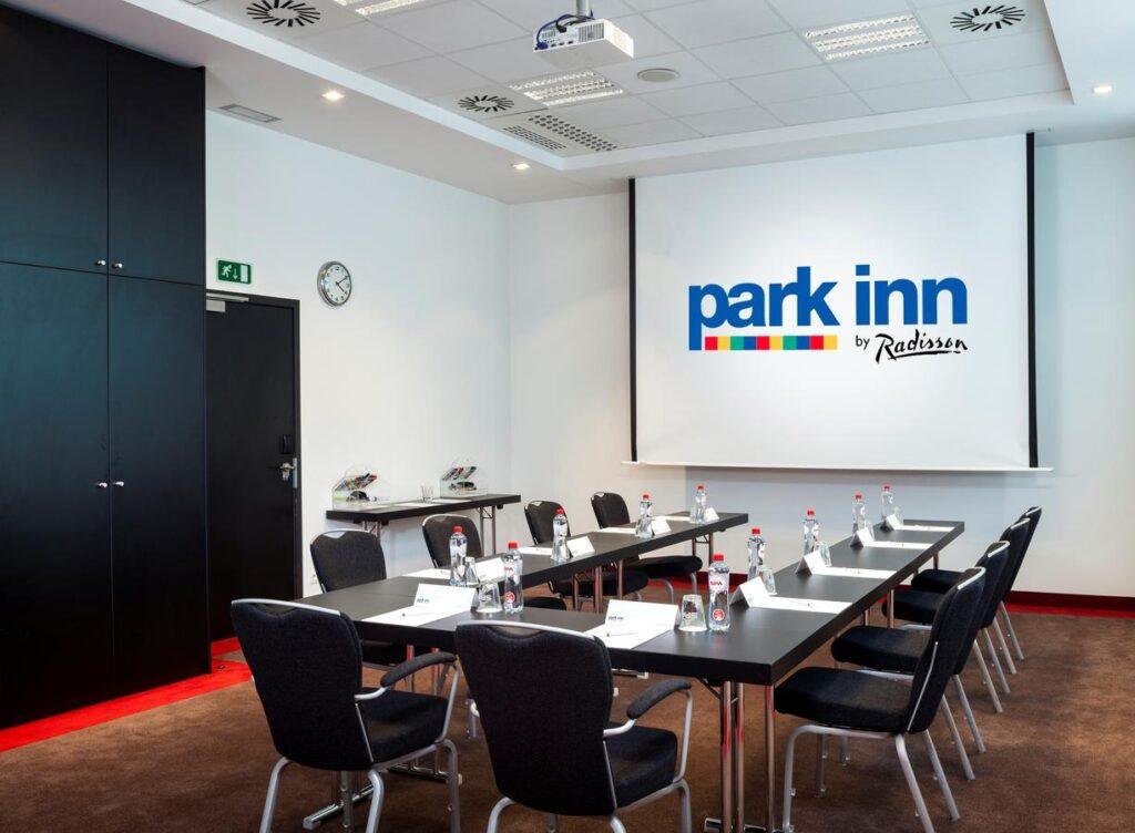 park-inn-brussels-midi-1lieu1salle-meetings.jpg