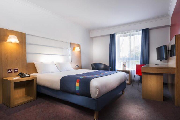 park-inn-cardiff-north-1lieu1salle-events.jpg