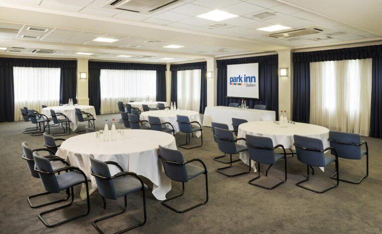 park-inn-cardiff-north-1lieu1salle-meeting.jpg