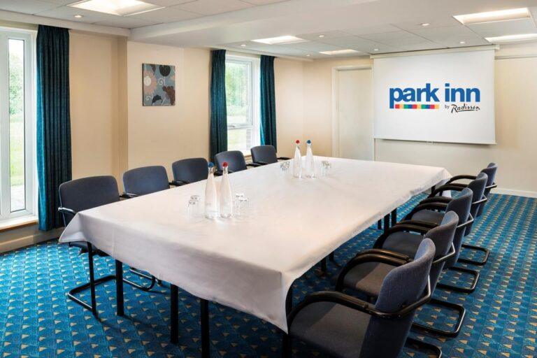 park-inn-cardiff-north-1lieu1salle-meetings.jpg