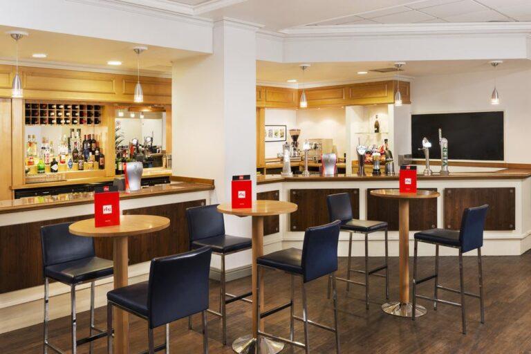 park-inn-cardiff-north-1lieu1salle-seminaire.jpg