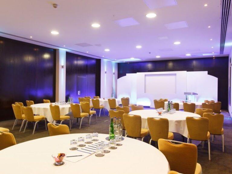 park-plaza-cardiff-1lieu1salle-conference.jpg