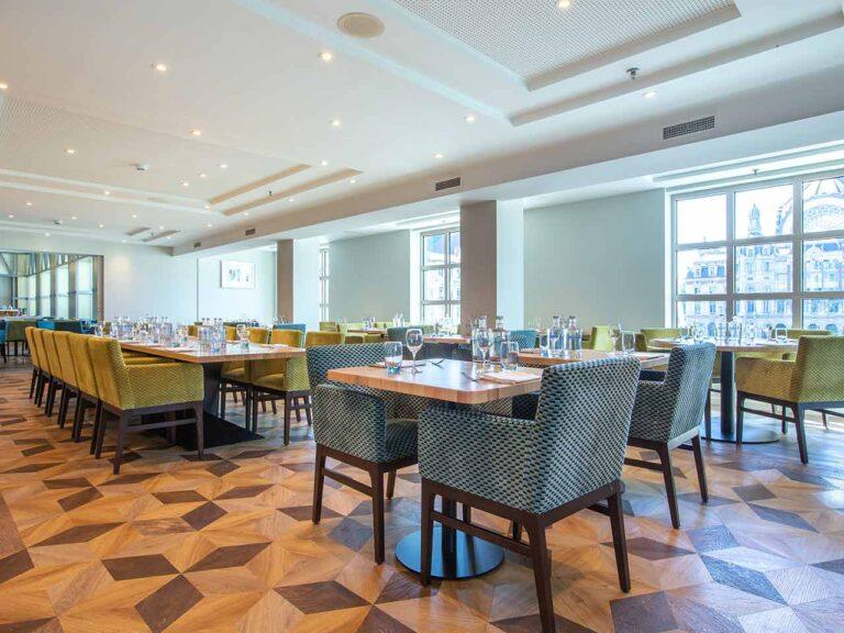 radisson-blu-astrid-1lieu1salle-meetings.jpg