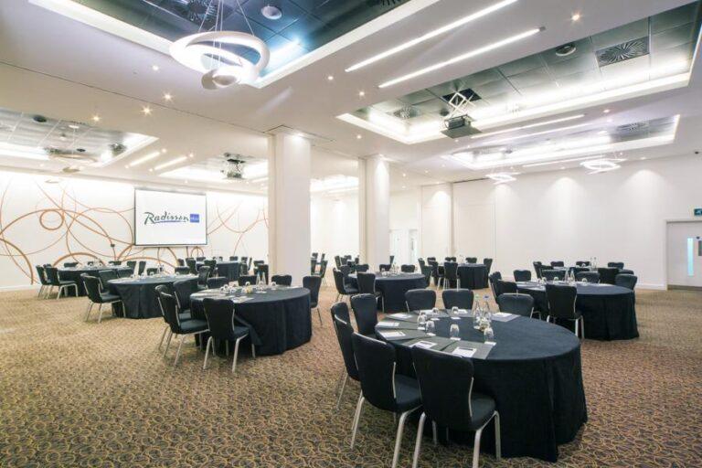 radisson-blu-cardiff-1lieu1salle-meetings.jpg