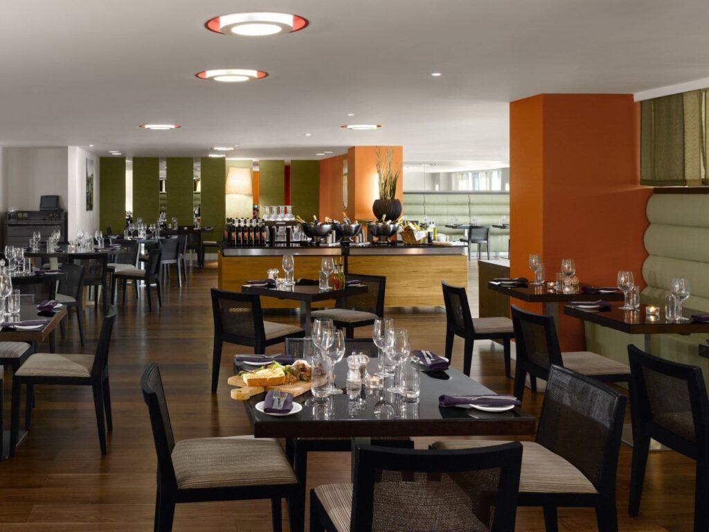 radisson-blu-cardiff-1lieu1salle-seminaires.jpg