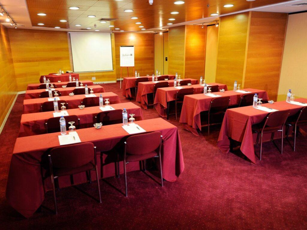 radisson-blu-lisbon-1lieu1salle-meetings.jpg