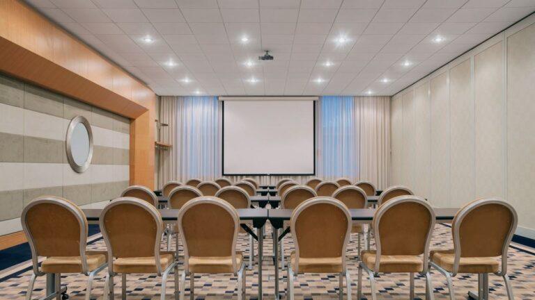 sheraton-brussels-airport-1lieu1salle-meetings.jpg