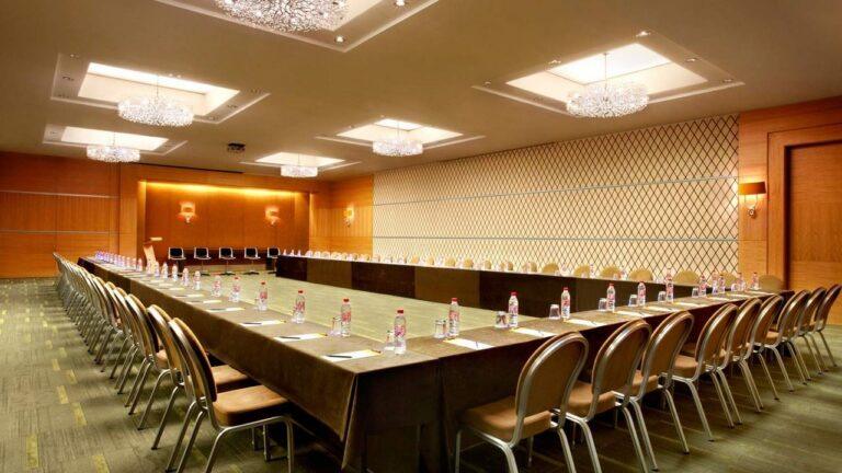 sheraton-brussels-airport-1lieu1salle-seminaires.jpg