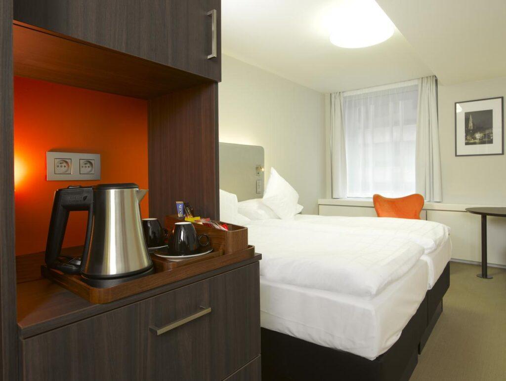 thon-hotel-eu-1lieu1salle-evenements.jpg