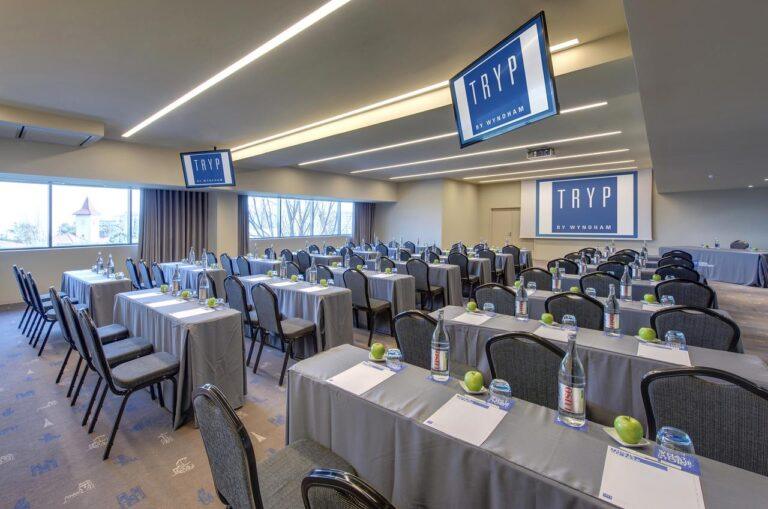 tryp-lisboa-aeroporto-1lieu1salle-conferences.jpg