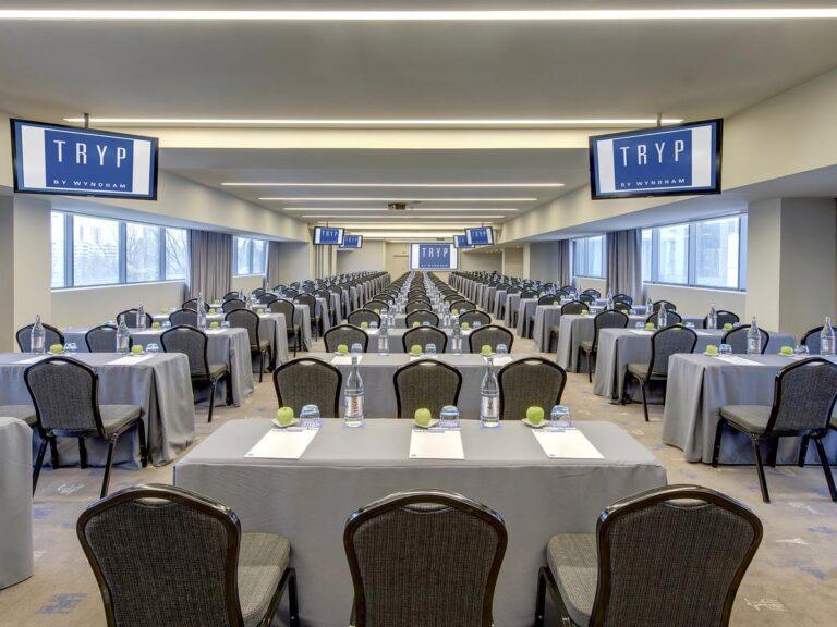 tryp-lisboa-aeroporto-1lieu1salle-congres.jpg