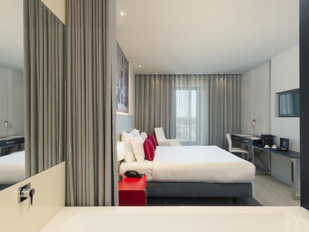 tryp-lisboa-aeroporto-1lieu1salle-reunions.jpg