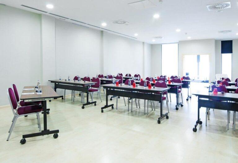 tryp-zaragoza-1lieu1salle-meeting.jpg