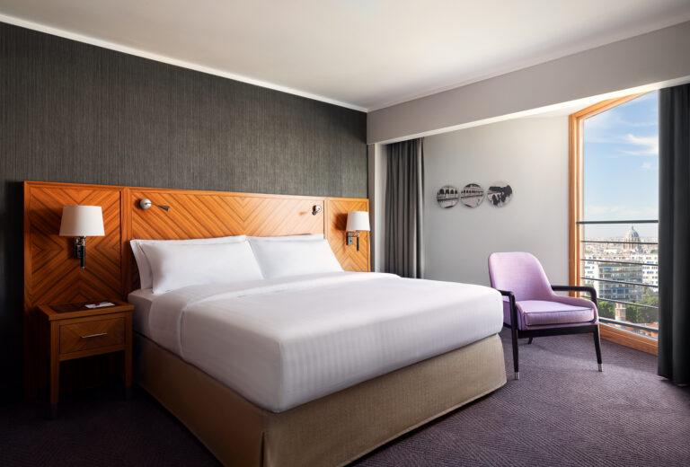MH_PARST_Champagne_Suite_Bedroom.jpg