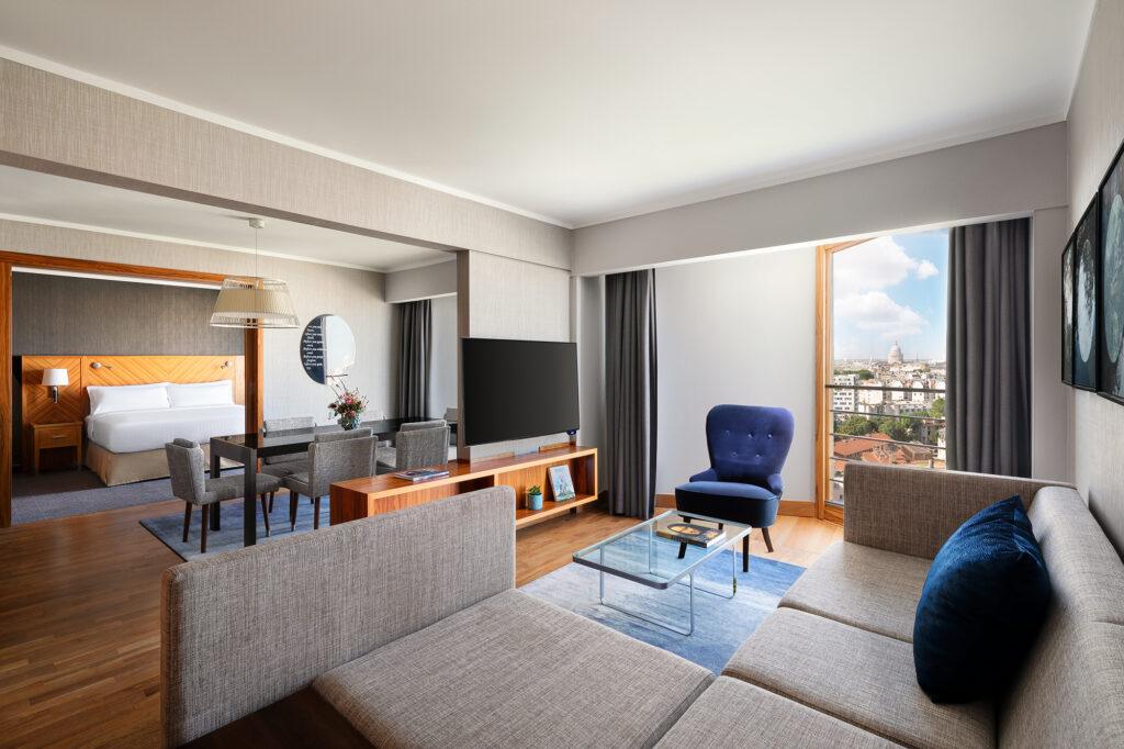 MH_PARST_Champagne_Suite_Living_02.jpg