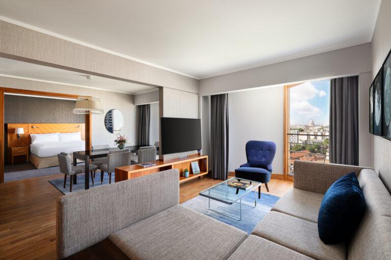 MH_PARST_Champagne_Suite_Living_02.jpg