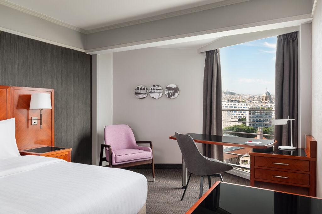 MH_PARST_Junior_Suite_Bedroom_Detail.jpg