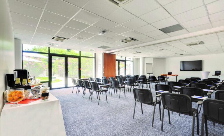 Salle-La-Friche-Cours-Julien-100m2-scaled-1.jpg