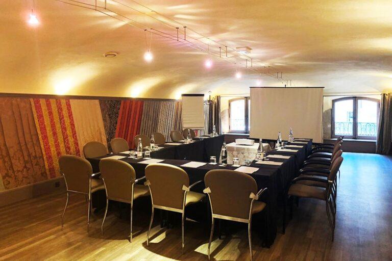 cour-des-loges-1lieu1salle-conferences.jpg