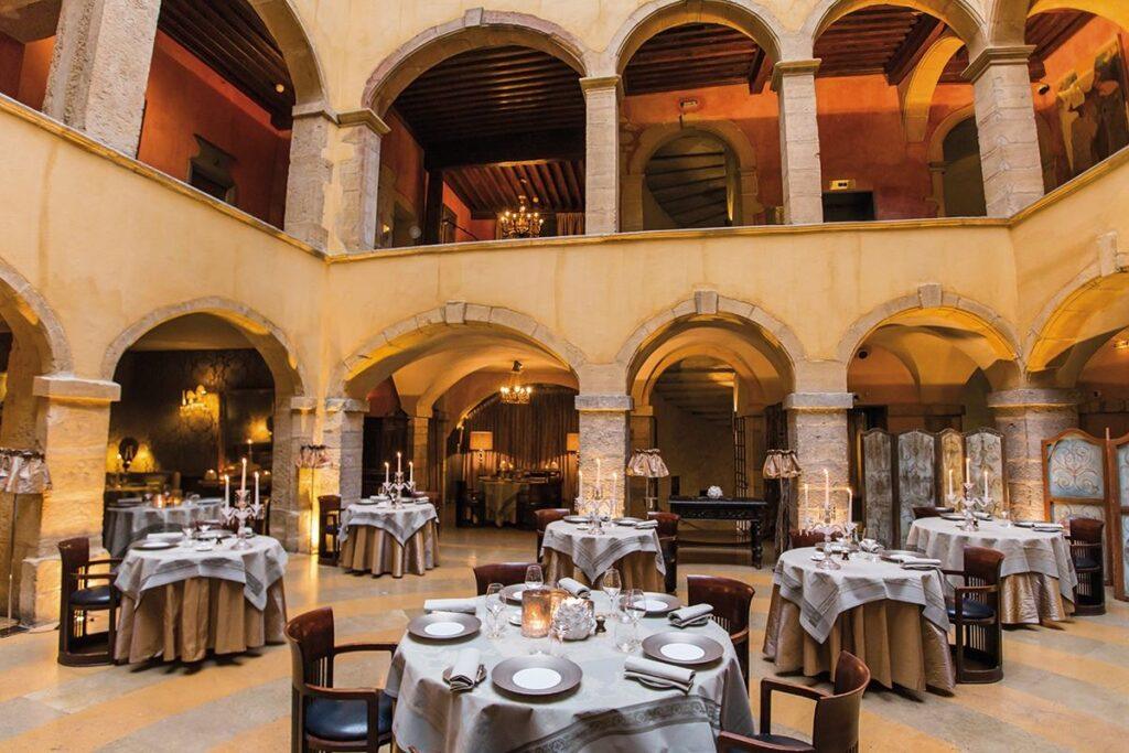 cour-des-loges-1lieu1salle-events.jpg