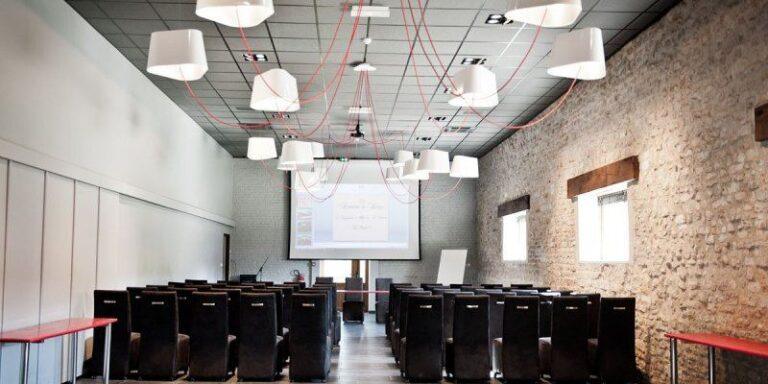 domaine-barive-1lieu1salle-conference.jpg