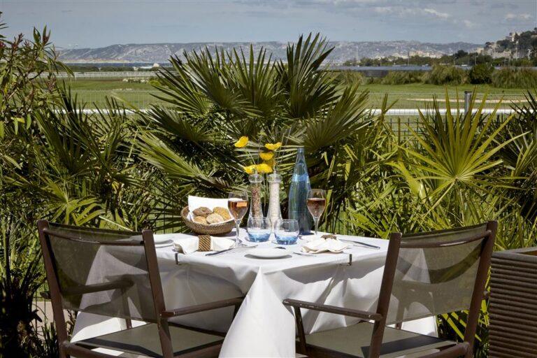 golden-tulip-villa-massalia-1lieu1salle-meetings.jpg
