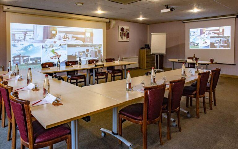 hotel-golf-ailette-1lieu1salle-meeting.jpeg