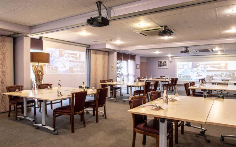 hotel-golf-ailette-1lieu1salle-meetings.jpeg