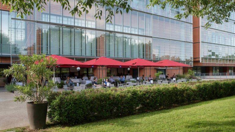 marriott-lyon-cite-internationale-1lieu1salle-reunions.jpg