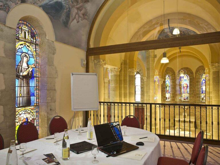 mercure-moulin-paris-1lieu1salle-meeting.jpg