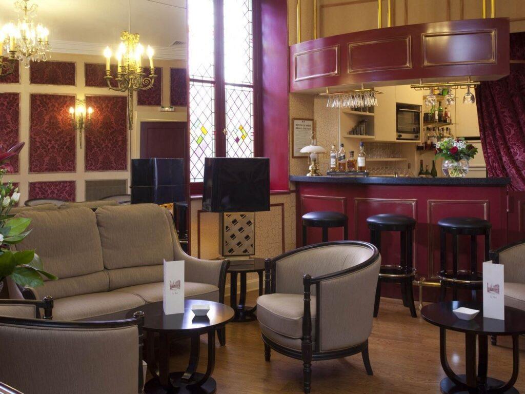 mercure-moulin-paris-1lieu1salle-reunion.jpg