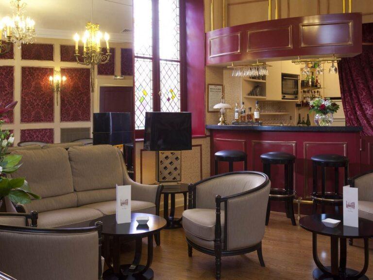 mercure-moulin-paris-1lieu1salle-reunion.jpg