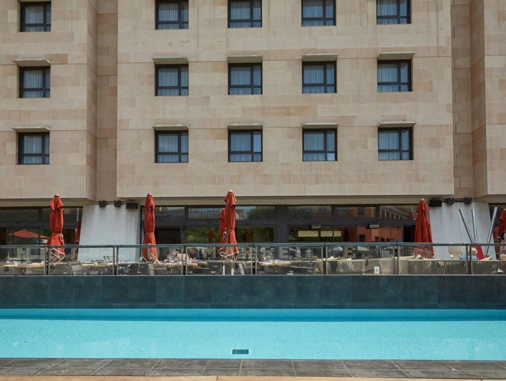 new-hotel-marseille-1lieu1salle-meetings.jpg