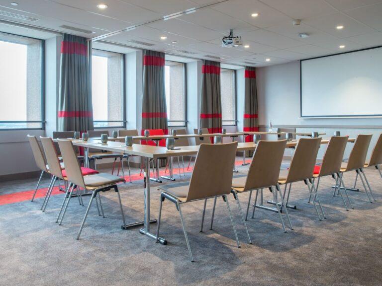 radisson-blu-lyon-1lieu1salle-conferences.jpg