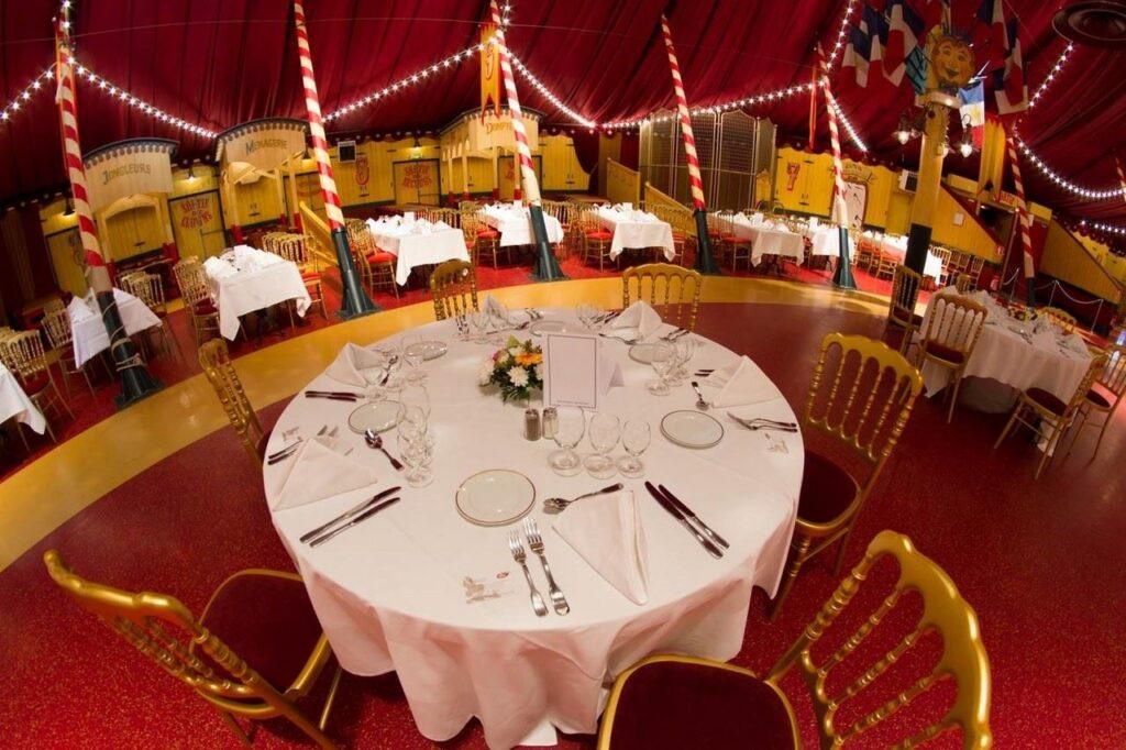 18-Restaurant-Cirque.jpg