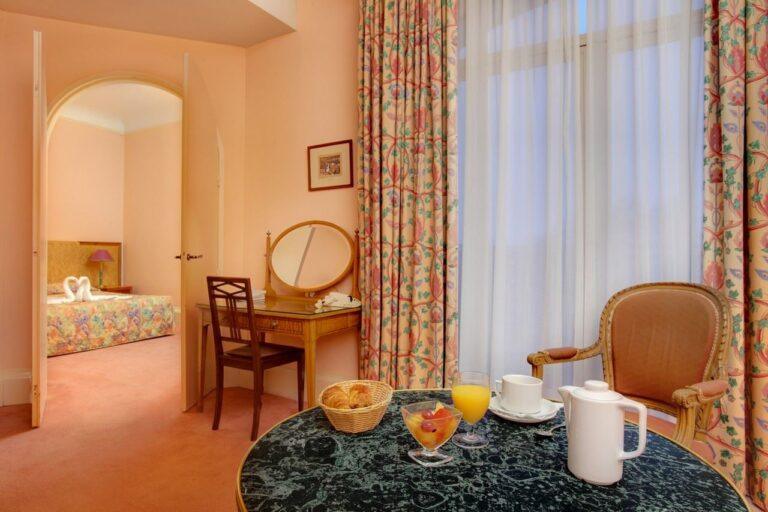 aletti-palace-hotel-1lieu1salle-seminaire.jpg