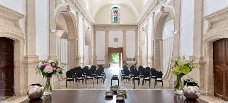 couvent-minimes-mane-1lieu1salle-conference.jpg