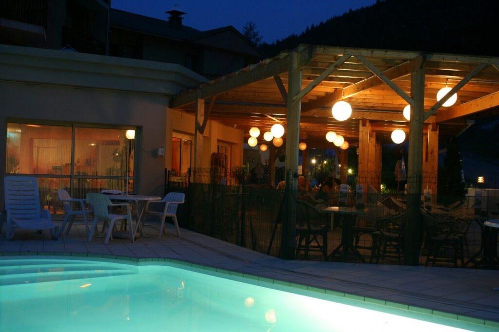 hotel-lauzetane-1lieu1salle-meeting.jpg
