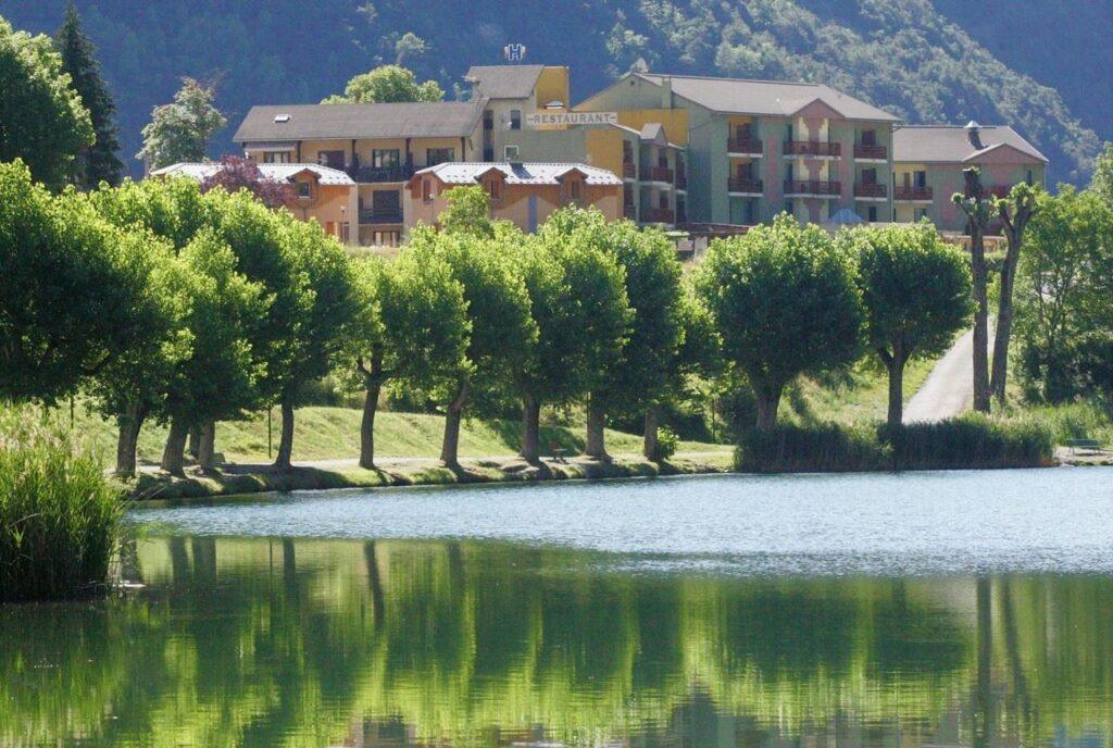 hotel-lauzetane-1lieu1salle-seminaire.jpg