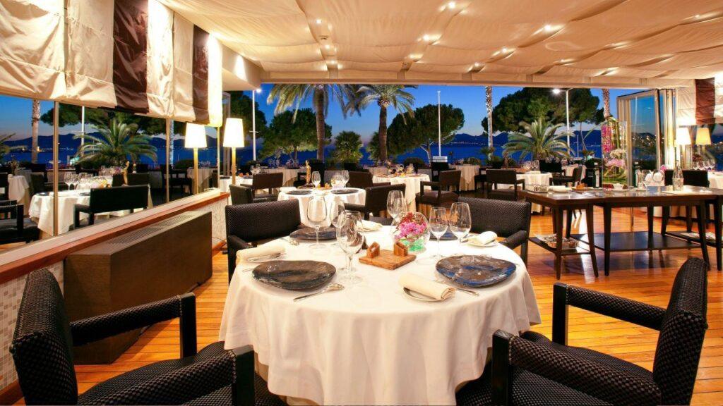 hotel-martinez-cannes-1lieu1salle-seminaires.jpg