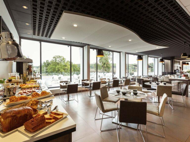 0431_ho_04_p_2048x1536-1lieu1salle-brunchnovotel-limoge-lac.jpg