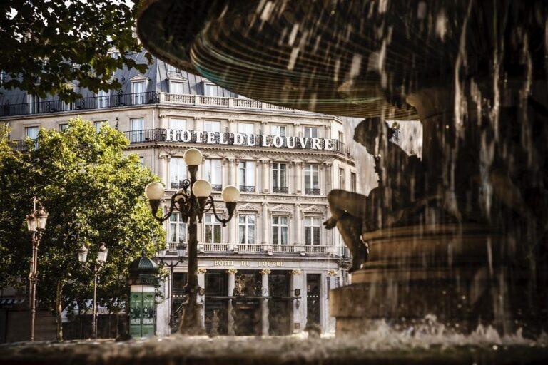 10-PARAZ_P073_Exterior_Fountain_Day.jpg