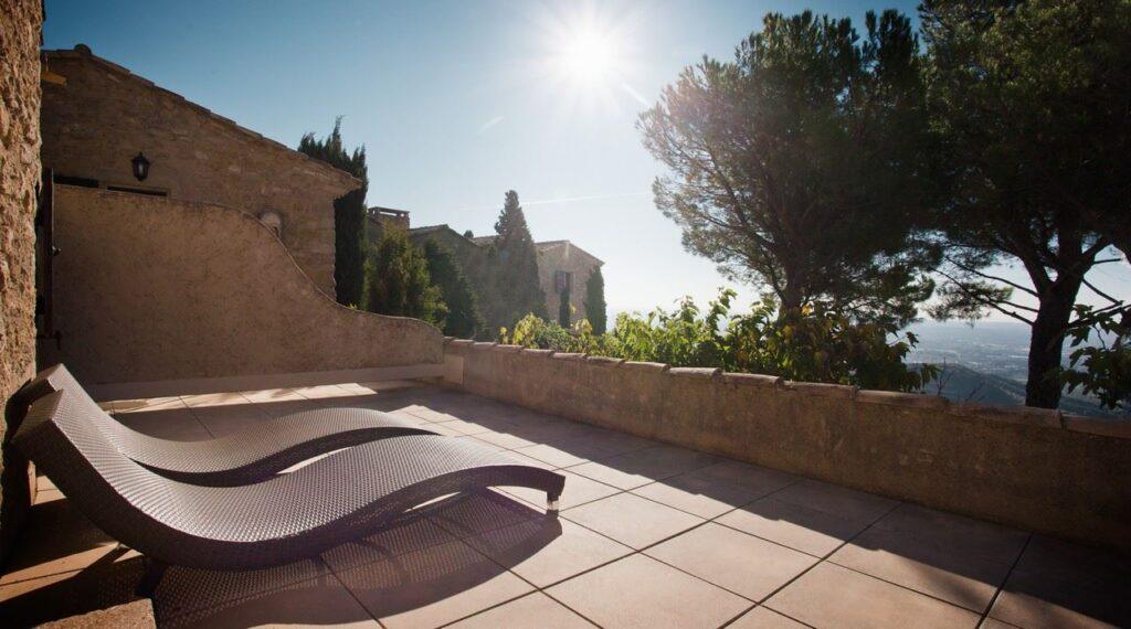 1lieu1salle-abbaye-sainte-croix-reunion-terrasse.jpg