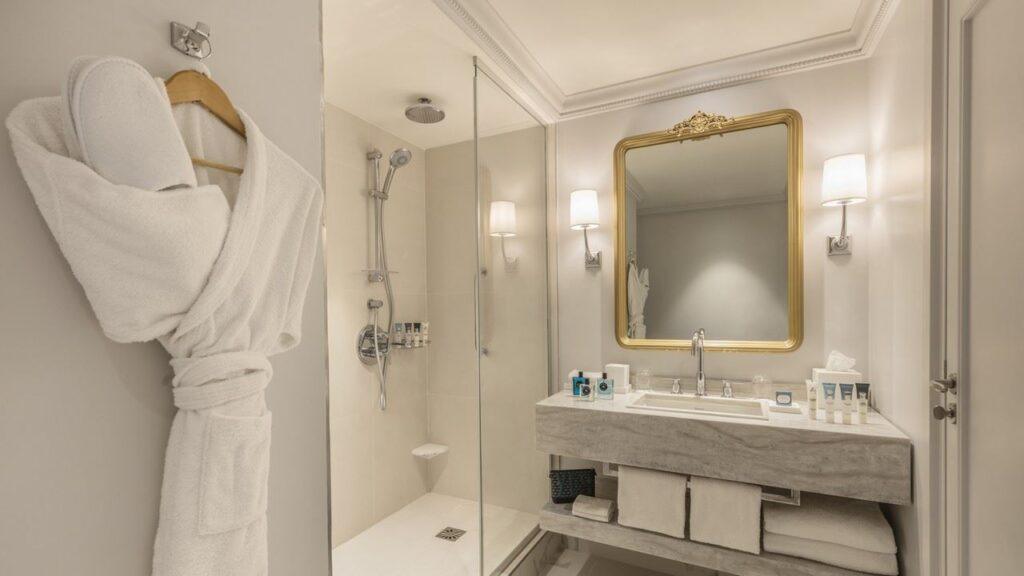 6-PARAZ_P234_Bathroom_Shower_Deluxe.jpg