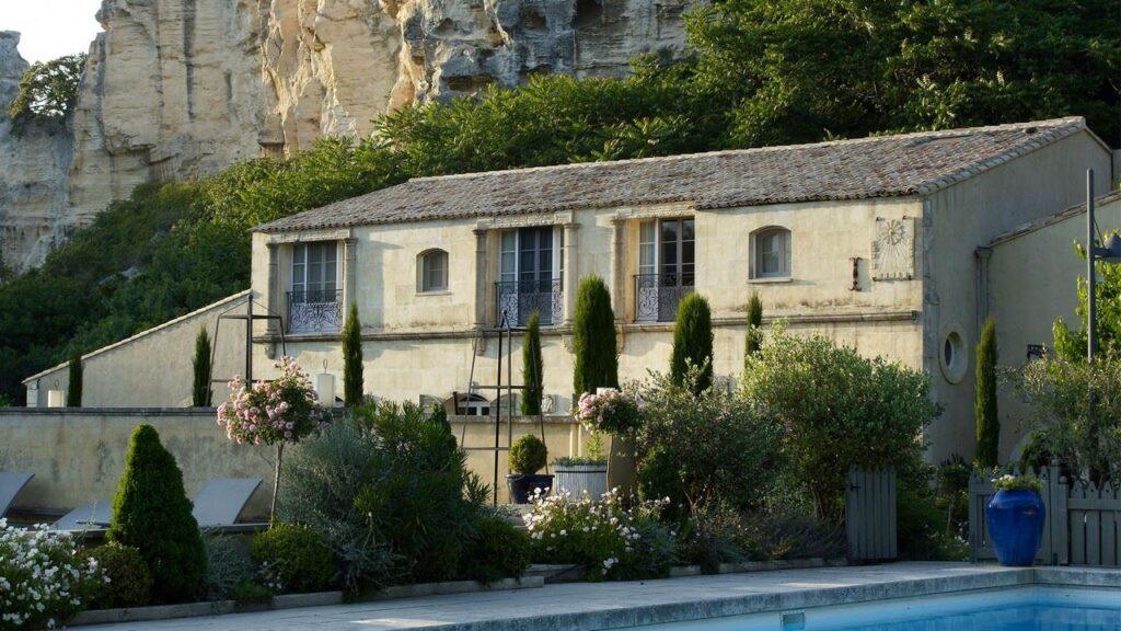 Baumaniere-Les-Baux-de-Provence-hotel-restaurant-1lieu1salle.jpg