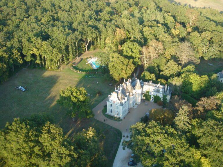 Chateau-du-Breuil-hotel-restaurant-1lieu1salle-reunion-vue.jpg