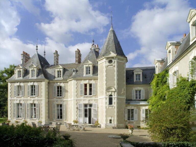 Chateau-du-Breuil-hotel-restaurant-1lieu1salle-seminaire-facade.jpg