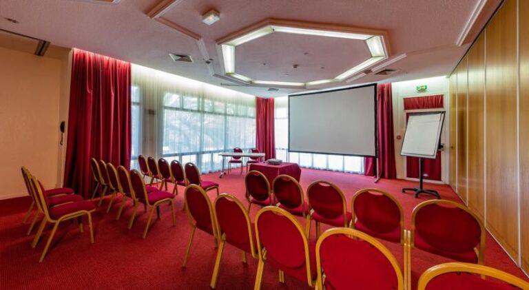 Domaine-De-LEsterel-1lieu1salle-Réunion.jpg